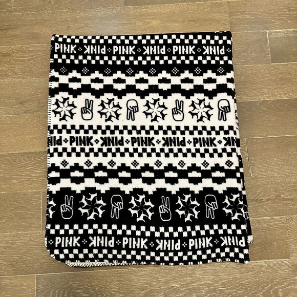 Victoria's Secret Sherpa Blanket Black White 50" x 60" Limited Edition Peace Dog - Picture 1 of 4